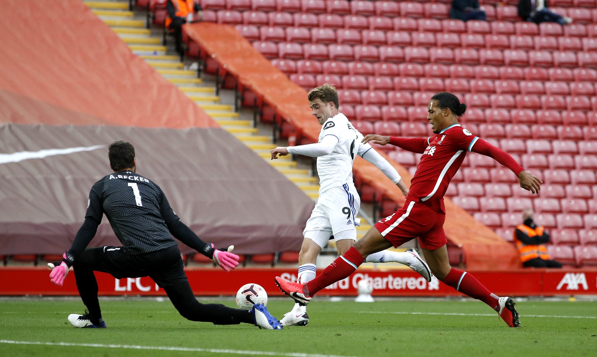 对篮球充满 对篮球充满